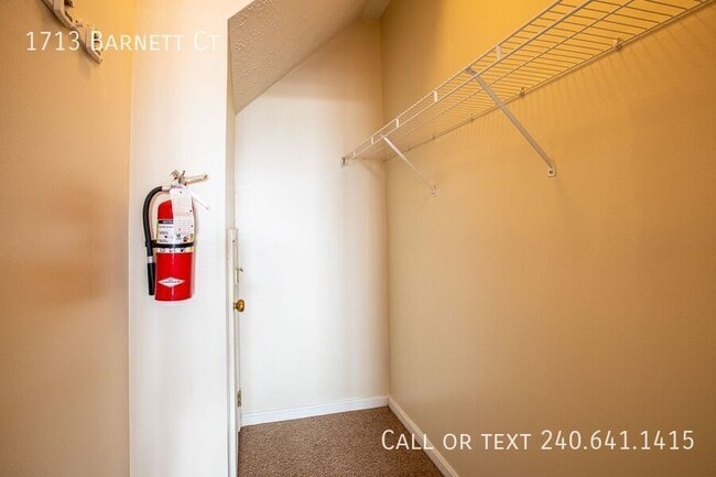 Building Photo - 1713 Barnett Ct