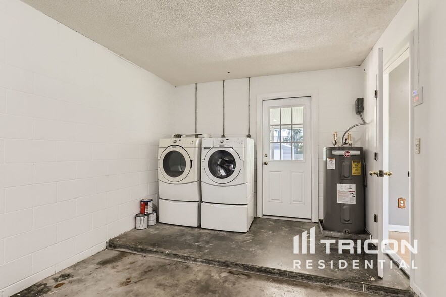 Building Photo - 36437 Bristol Cir