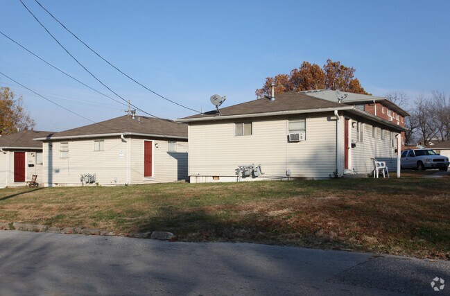 Building Photo - Mission Villas