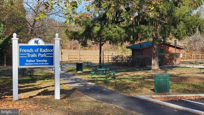 Building Photo - 120 Eaton Dr