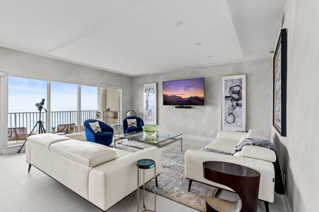 Building Photo - 4301 N Ocean Blvd
