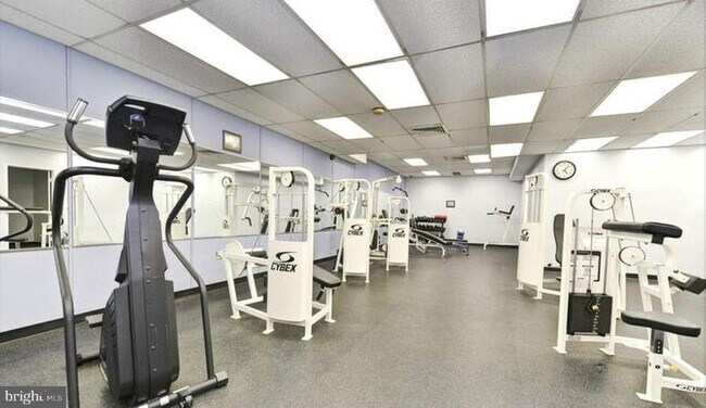 Building Photo - 301 N Beauregard St