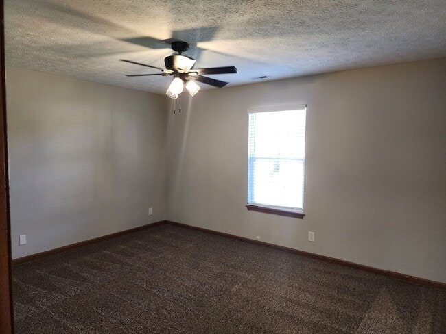 Building Photo - Spacious 2-Bed, 2-Bath Duplex with Attache...