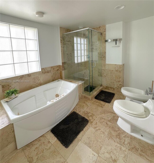 Building Photo - 1455 Ocean Dr