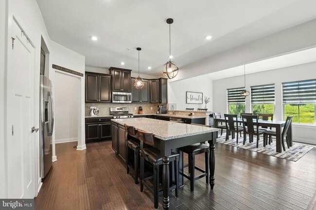 Building Photo - 2283 River Birch Rd