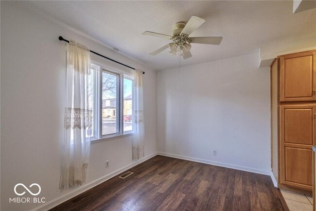 Building Photo - 8527 Canterbury Square E