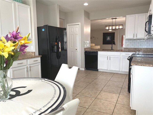 Building Photo - 8948 Mondial Ct