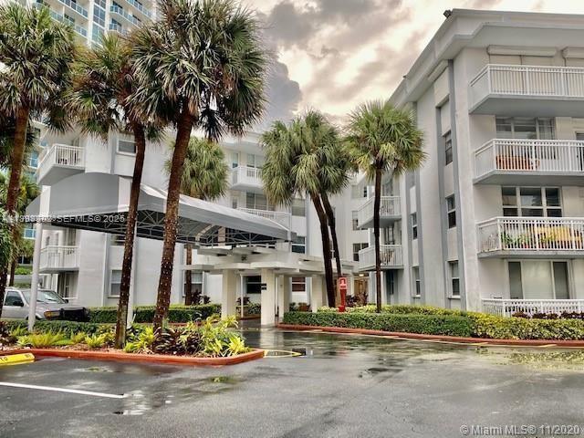 Building Photo - 1913 S Ocean Dr