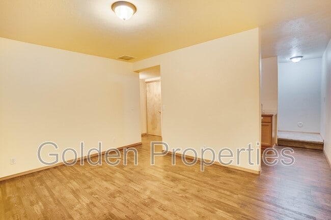 Building Photo - 7665 N Courcelles Pkwy