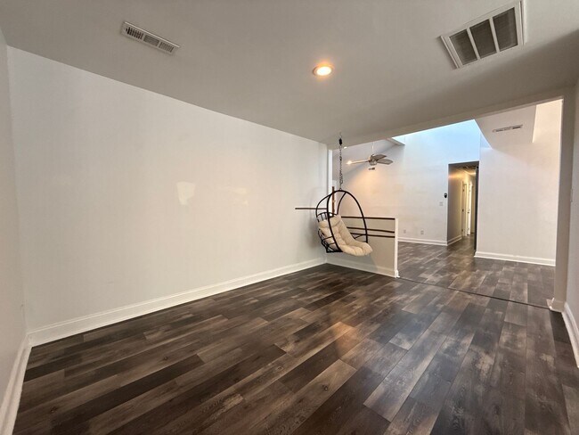 Building Photo - Updated Ranch Home with Luxury features!