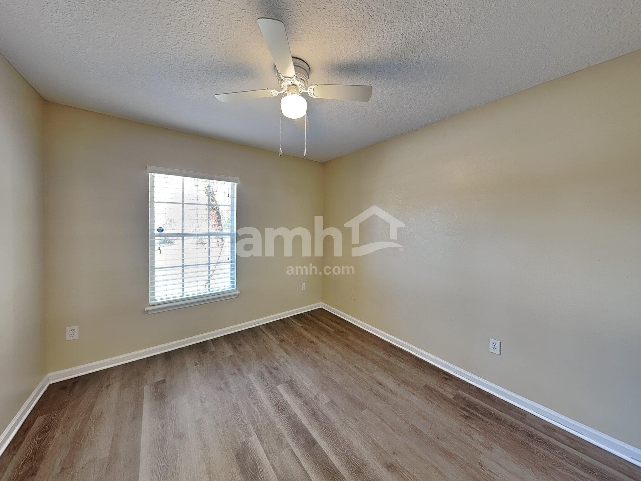 Building Photo - 612 Birchbark Trl