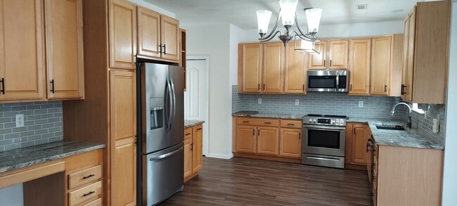 Building Photo - Bayberry Cove