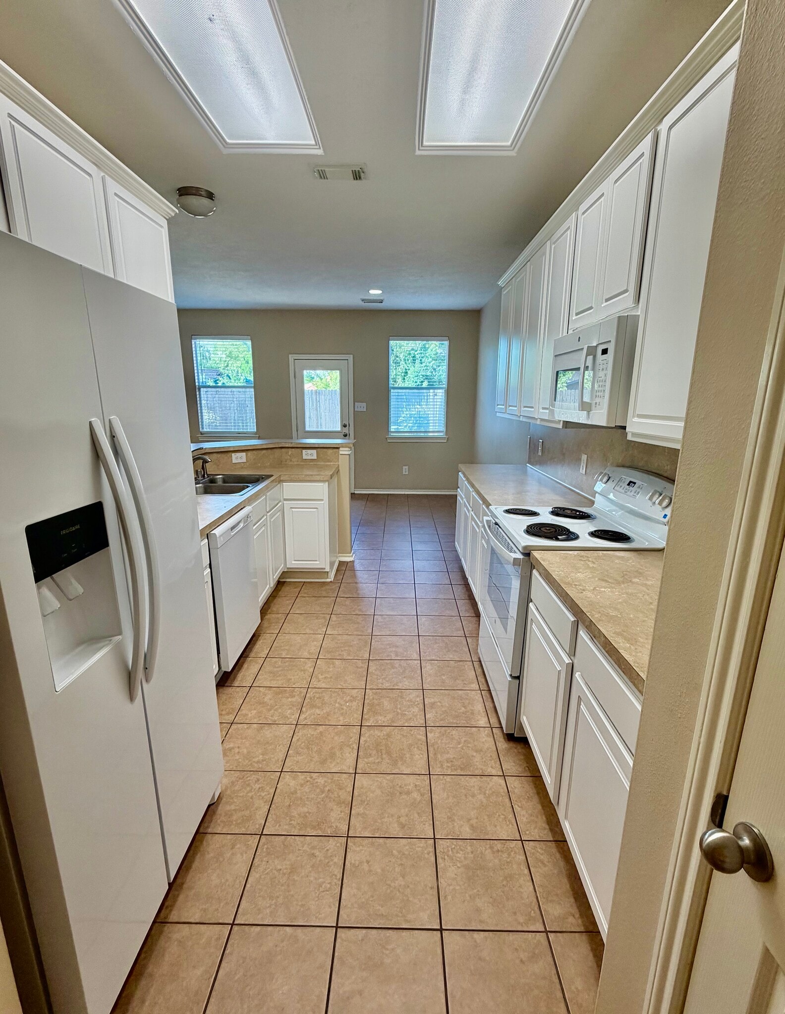 Building Photo - 6312 Stoney Creek Dr