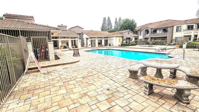 Building Photo - 1020 Vista Del Cerro Dr
