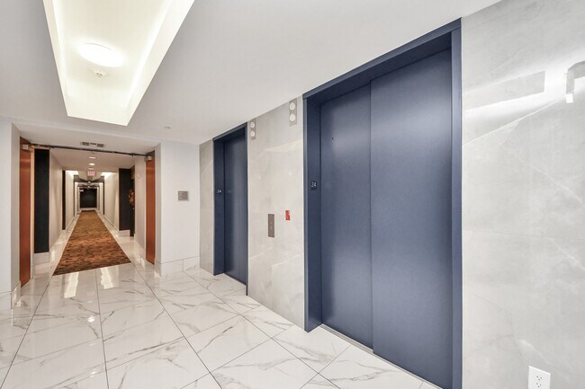 Building Photo - 5925 Almeda Rd