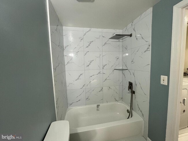 Building Photo - 702 Brandon Cir