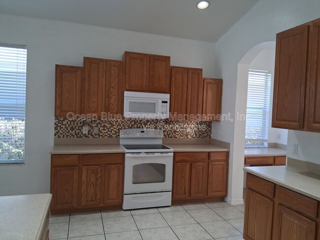 Building Photo - 10214 Evergreen Hill Dr