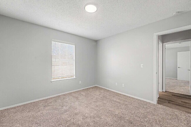 Building Photo - 4380 W Thrasher Dr