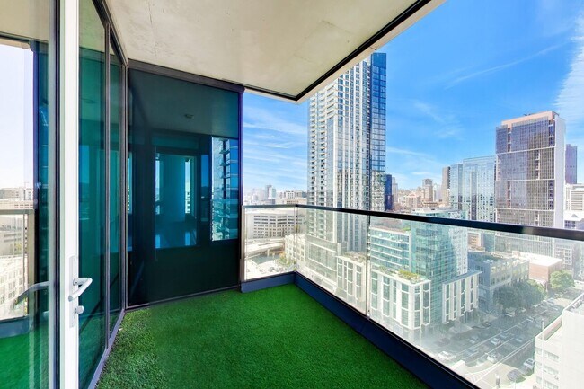Building Photo - 425 1st St