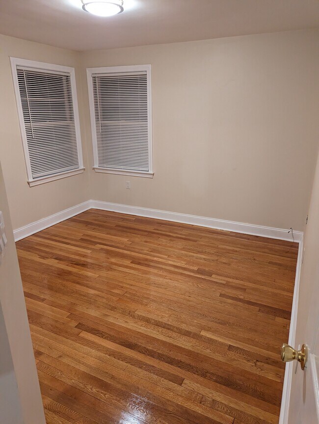 Building Photo - 41 May St