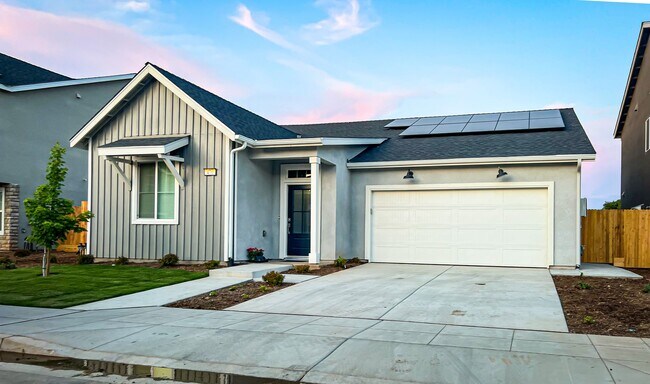 Building Photo - Beautiful 3-Bed, 2-Bath Lennar Home in Daf...