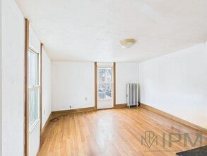 Building Photo - 594 W King St