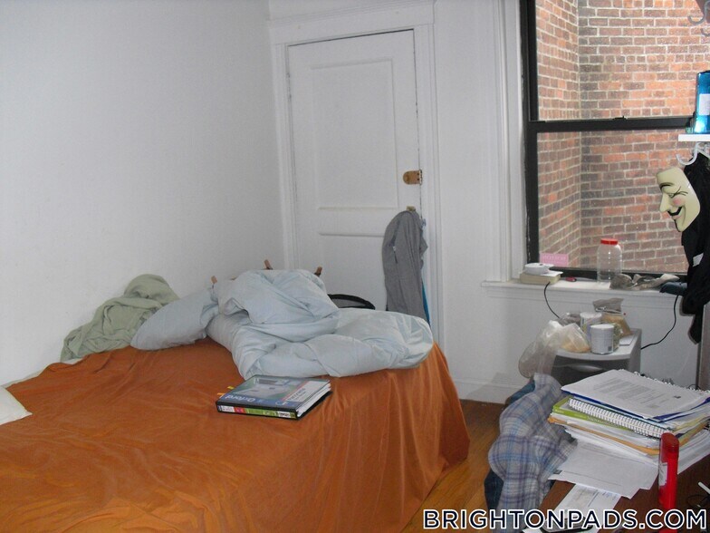 Building Photo - 17 Cummings Rd