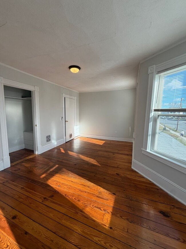 Building Photo - 27-29 Dalton Ave