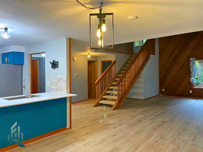 Building Photo - 3-bedroom, 2-bathroom house in Witham Hill