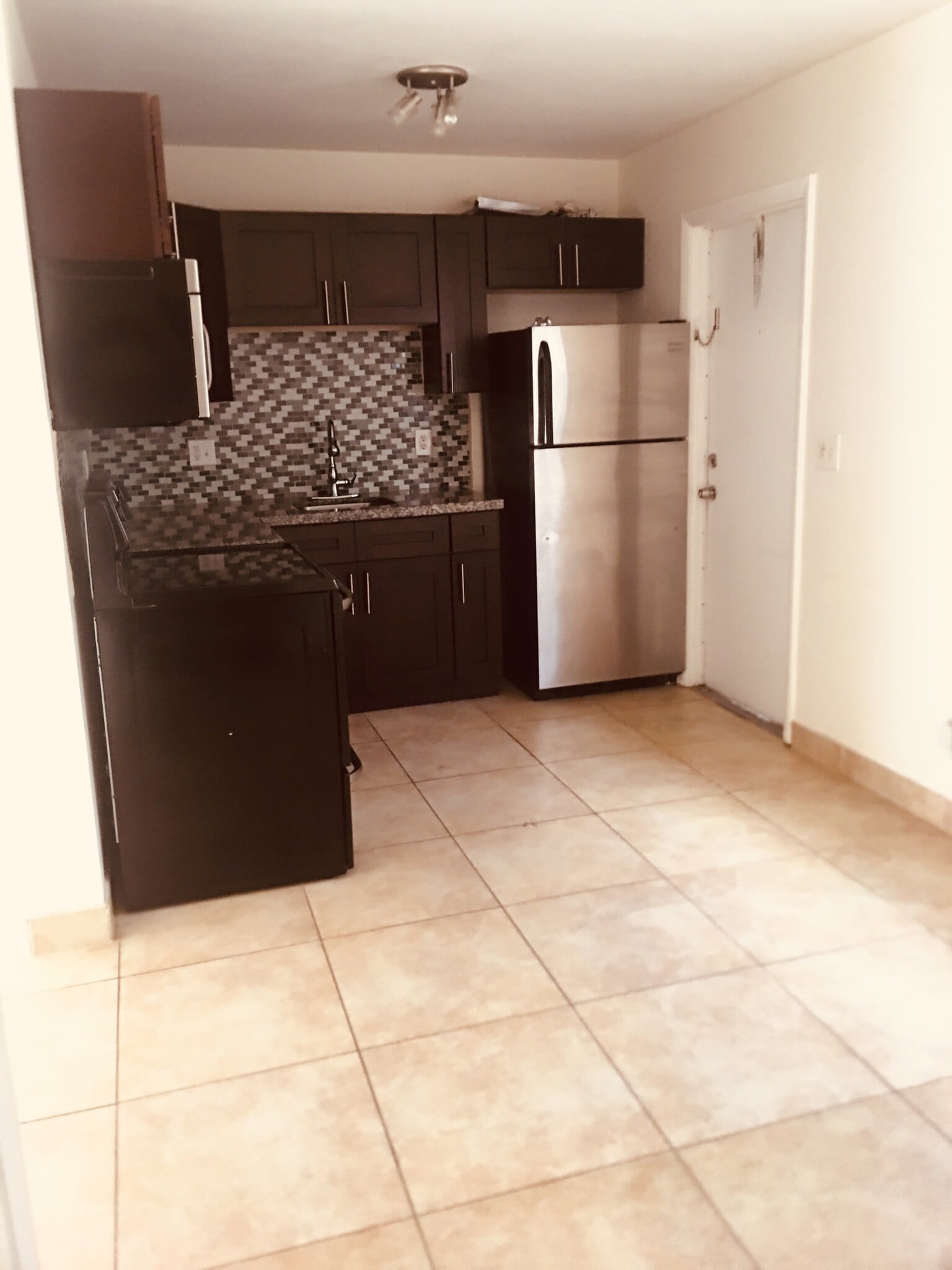 Building Photo - 111 SW 11th Ave