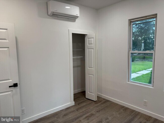 Building Photo - 42 N Cove Rd