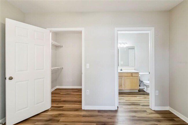 Building Photo - 1125 Villagio Cir
