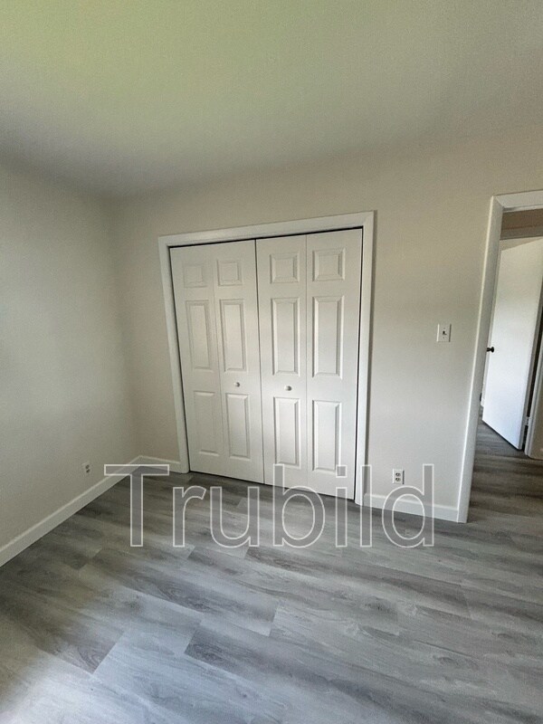 Building Photo - 246 Albatross St