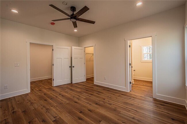 Building Photo - 635 Cane Creek Valley Rd