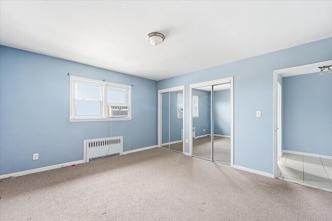 Building Photo - 1400 70th St