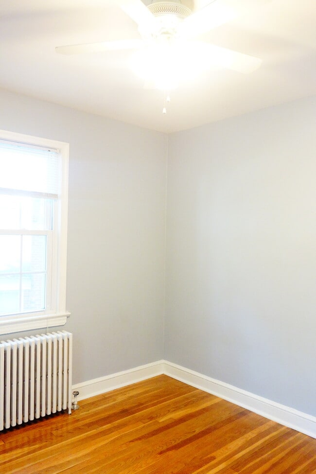 Building Photo - 8409 Greenwood Ave