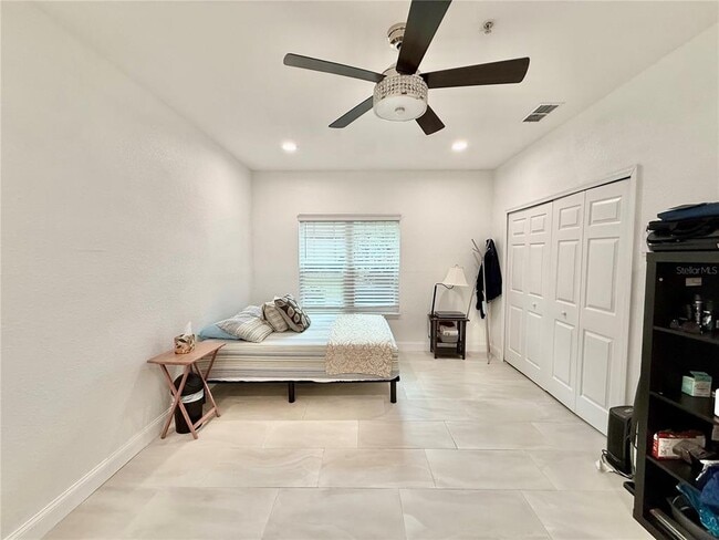 Building Photo - 16303 Enclave Village Dr