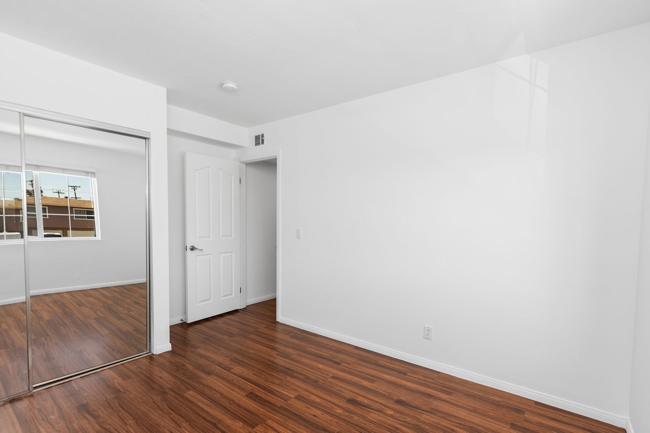 Building Photo - 1499 Broadway