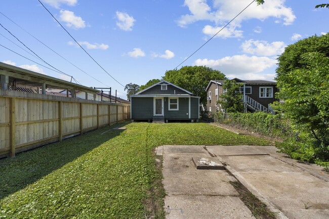 Building Photo - 4911 Avenue P 1/2