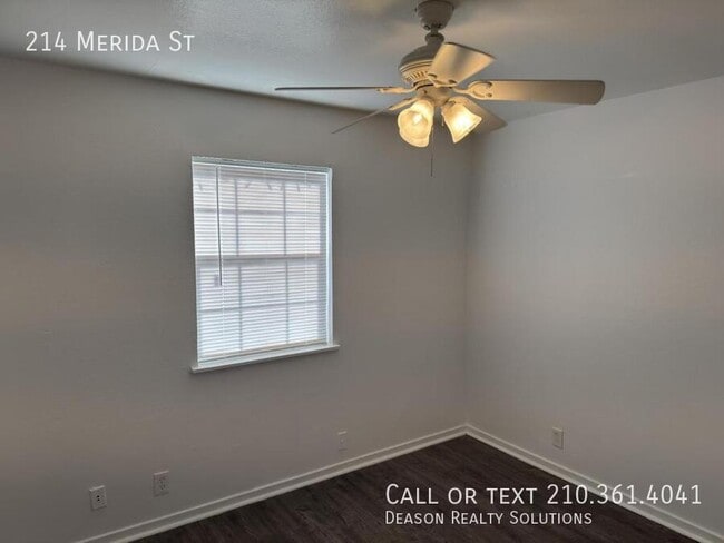 Building Photo - 214 Merida St