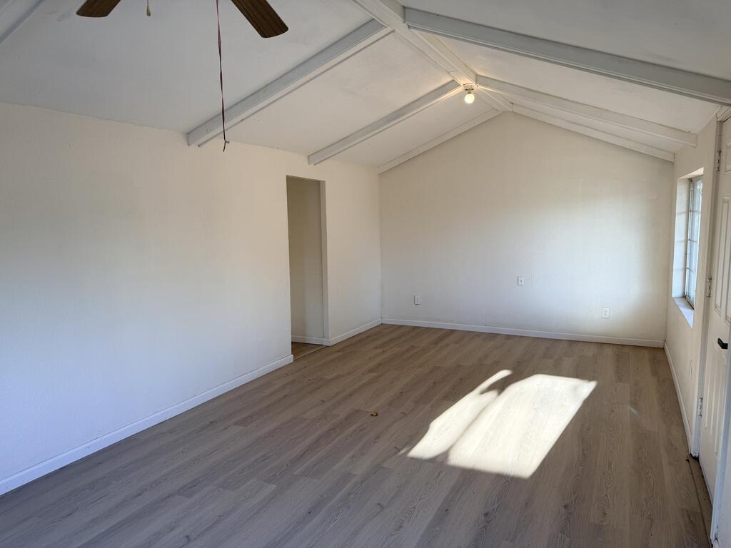 Building Photo - 409 W Mable St