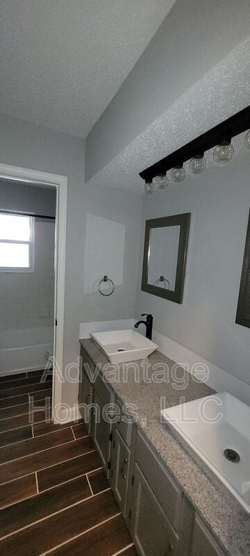 Building Photo - 13024 S Trenton St