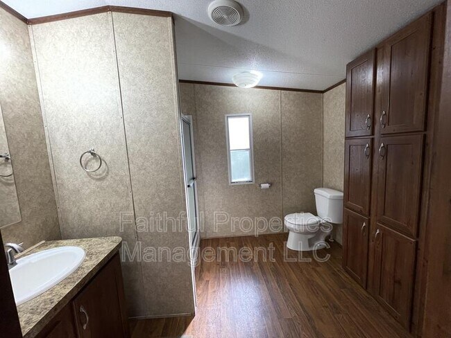 Building Photo - 15612 Tuscan Oaks
