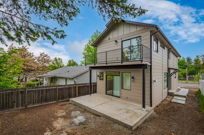 Building Photo - Beautiful Home in CDA for Rent