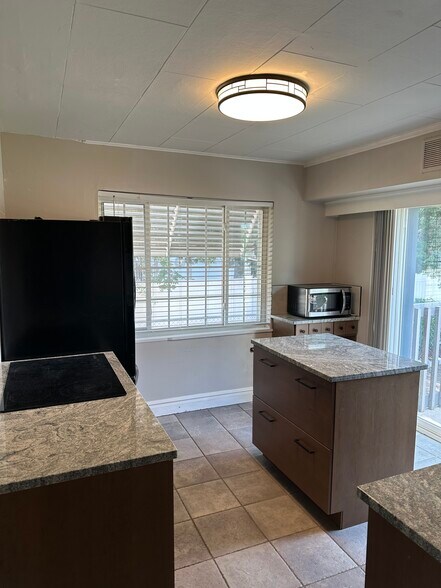 Building Photo - 3396 S Lorraine Cir
