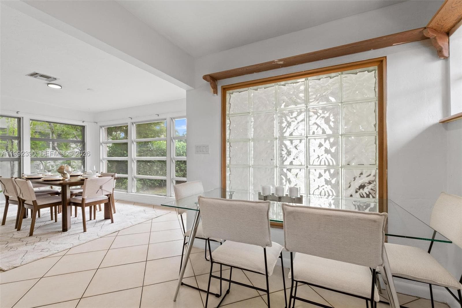 Building Photo - 1443 Hollywood Blvd