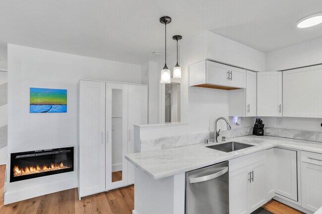 Building Photo - 3050 Rue D’Orleans