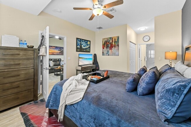 Building Photo - 3043 Grandiflora Dr