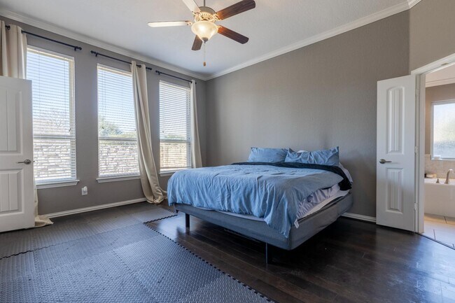 Building Photo - 8727 Hideout Bnd