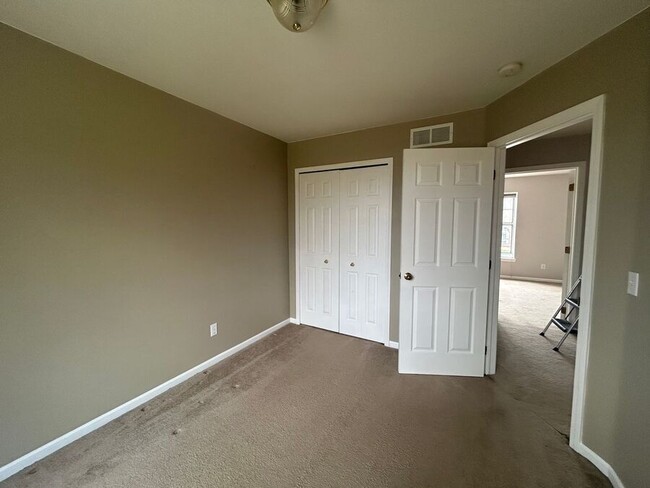 Building Photo - 281 Bay Pointe Dr